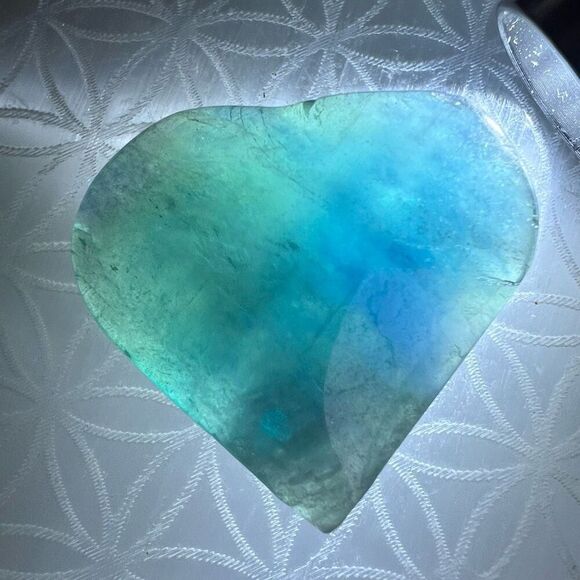 Blue Green Fluorite Crystal Heart - Picture 4 of 12